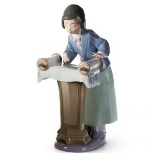Retired Figurines archivos - Official Authorized Distributor in